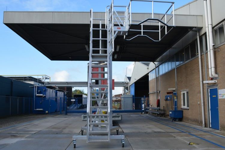 References | Container ladder for tankers