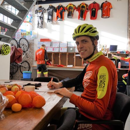 Marco schrijft: ‘Hard fietsen is mijn werk. Heerlijk’