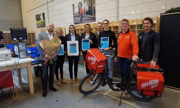 Overhandiging van het PSO-certificaat bij Cycloon Amersfoort